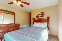 Cozy Cabin, Big Views. Maine Mountain Retreat Hotels near Colby Davis Park N’ Play