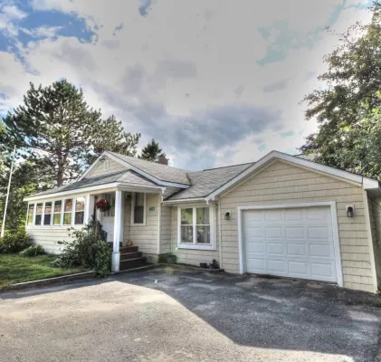 Close to Everything, Cozy Cottage for up to 6, Cleanest in Rangeley!