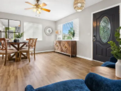 Waterfront Home - GameRoom / Saltwater Pool / Tropical Sunsets / Fish / Swim Hotels in Hernando Beach