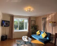 Great location 2 bedroom apartment