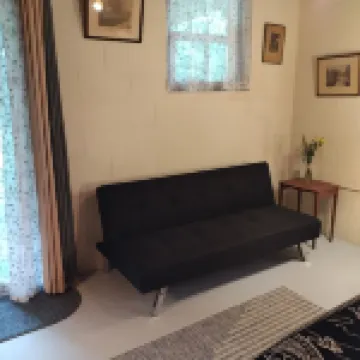 Studio for 3/Private Entrance, Bath, WiFi, Netflix/2.5 mi to Town/Pets Hotels in Athens