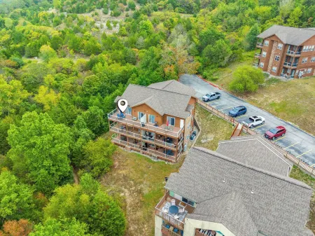 Stellar Retreat next to SDC and sits on Table Rock Lake!