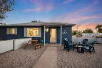 Biltmore Bungalows Triplex w/Heated Pool, Carports, 9 Smart TVs, W/D, Fast WiFi - プライペートプール