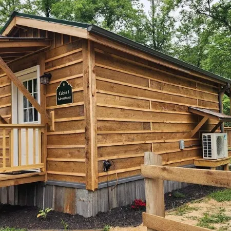 Cozy cabin close to Summersville Lake and the New River Gorge National Park!
