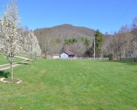 The Grey Cabin at Highland Hideaways Hotels in Wilson Creek