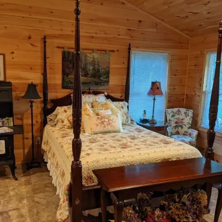 Cozy Cottage on Our Private Lake and 75 Wooded Acres