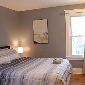 Spacious 2 BR Near Buffalo/Niagara Falls