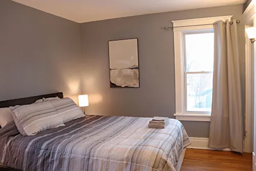 Spacious 2 BR Near Buffalo/Niagara Falls