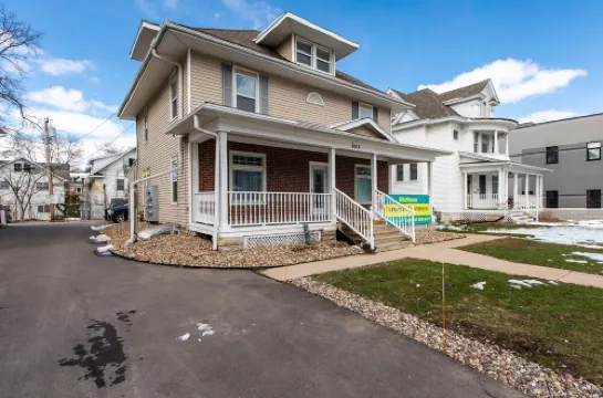 8032-3 Blocks to Mayo-Sale Cute Studio on Main Floor 8032