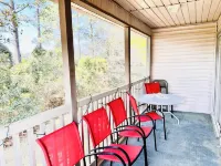 Spacious Pawleys Getaway, 3Br/3BA, Private End Unit, Lake & Pool Views, Peaceful