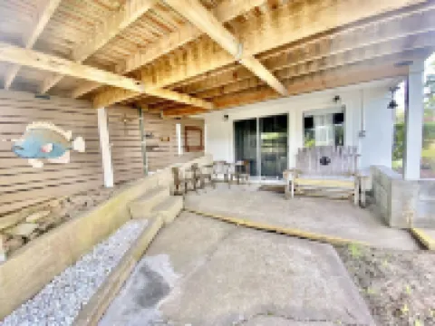 Newly Renovated Lakefront home with boat house, launch and 2 piers!