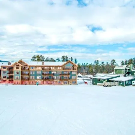 Slope-side Luxury Penthouse-Level Ski-In/Out Cranmore Mtn Condo!!