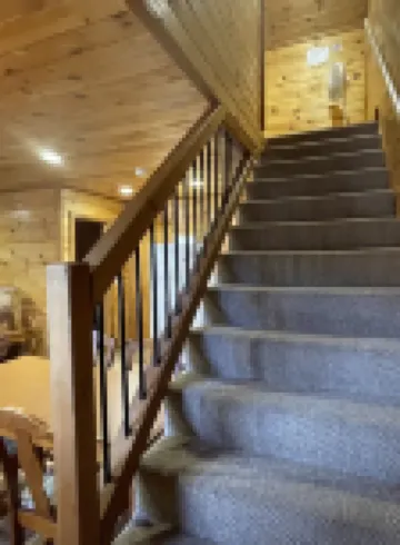 Beautiful Scenic River Cabin just 1/2 mile from Current River!