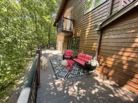 Secluded and spacious lake home in Wisconsin Northwoods Hotels in Langlade County