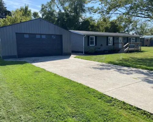 Quaint recently renovated house walking distance to  Lake Shore Park. Hotels in Ashtabula