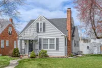 5BR/2BA Beautiful and Spacious Home in Quiet Area