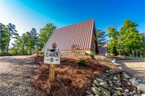 Dream Maker Cabin w/Hot Tub - Sleeps 6