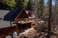 River-View Chalet 5 Minutes to Squaw Valley 10 minutes to Lake Tahoe Hotels near Gallery Keoki