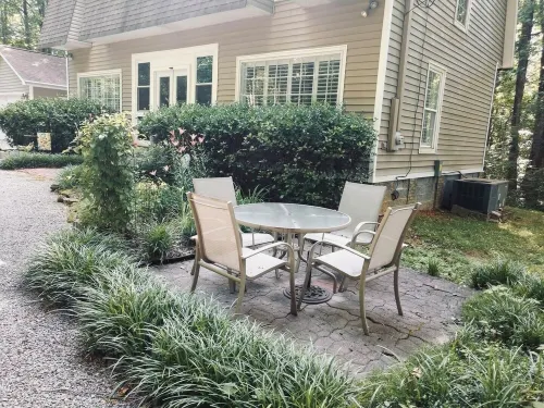 Cozy Cottage Wooded Retreat