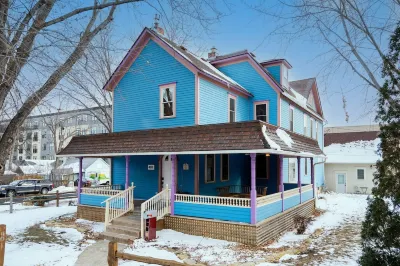 The Nininger Historic 3 BR Apt - Walk to DT, Dog Friendly
