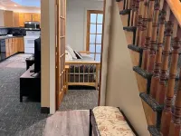 Walk to Lake Superior Trails! 3Bed 2Bath with Loft! Sleeps 8-12 蘇必利爾住宿飯店