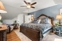 Sapphire Star in the heart of Sturgeon Bay - Door County WI Door County Yoga 주변 호텔