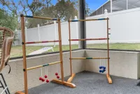 Leafy Lodge, Near Springs, Beach, Hot Tub, Fenced
