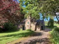Country cottage apartment 20 minutes from St Andrews