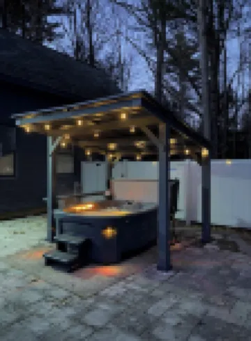 Charming rustic home in the Hudson Valley. New Hot Tub! Close to Hunter/Windham