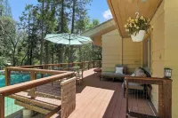 Relaxing luxury custom home 3,000 square ft close to hiking, fishing, downtown