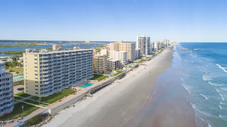 The Shores Club #804 -Beachside Condo-Pickleball Court-Heated Pool-Outdoor Grill