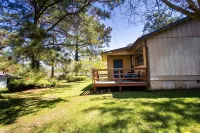 Peaceful 2 Bed, 1 Bath located in midtown, 5 miles from Stadium.