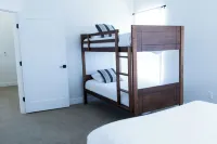 The Grove - Secluded Tree Grove Stay, Red Mountain Views, Hot Tub, Zion & Bryce