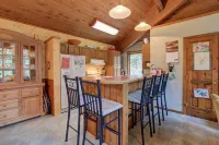 Alaskan Cabin Escape with Hot Tub!