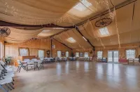 5 cabins+2400 Sq ft Dance Hall!