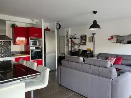 APPART T3 DANS RESIDENCE SUR HAUTEUR LA CIOTAT Отели рядом с достопримечательностью «Plage d'Arène Cros»