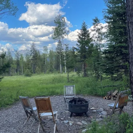 Glamping tent 1, remote with Glacier Park Mountain views. 5mins from Polebridge