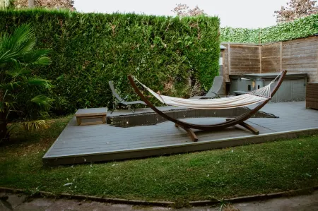 Beautiful apartment on the Seine at Vernon Giverny 1 bedroom + 1 bedroom cabin Отели рядом с достопримечательностью «Foret de Bizy»