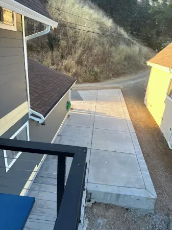 Stunning Lakefront Retreat with Breathtaking Views of Mount Konocti