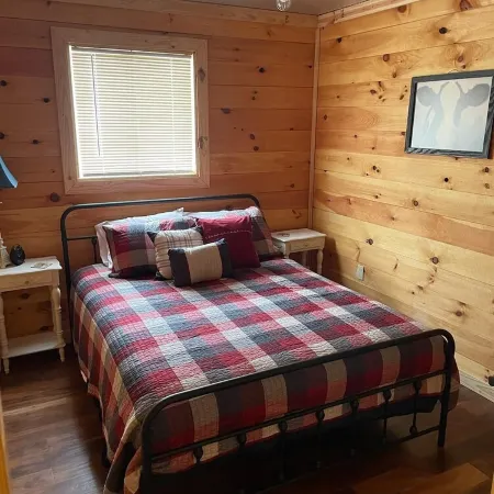 100 Aker Wood Barndominium Loft!! Two bedroom. All Amenities Provided!