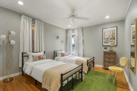 NEW The Beverly House - close to EXPO & TU Отели рядом с достопримечательностью «Expo Square»