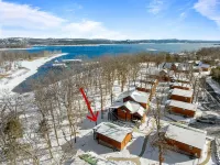 March Sale! Lakefront Cabin directly on Table Rock Lake: w/Pool+Hot Tubs - Boutique