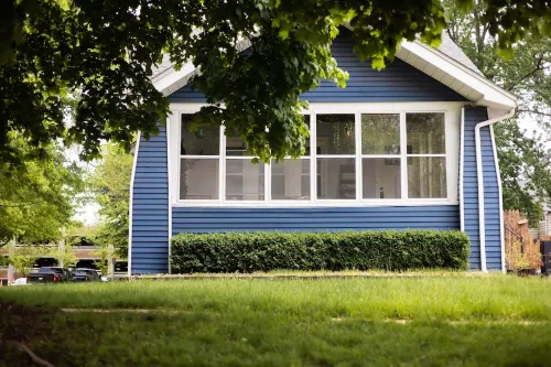 2-bedroom vacation home just 17 minutes drive to Ford Field