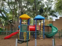 Modern Miami Yacht Club at Aventura  Beach Pool Golf Mall No Risk Cancellation