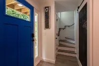 Clean & Comfy! Close to Dahlonega Square, Ung, Weddings & Wine. Dogs Welcome!