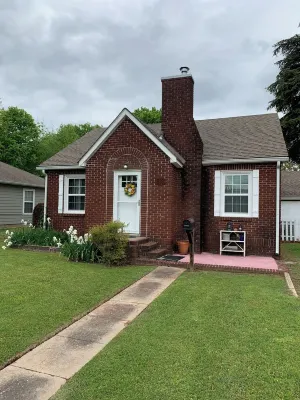 Peaceful home in town. Great location--walk downtown to stores and restaurants.