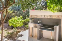 Villa for 12/14 people garden, pool, bbq, 100 meters from the sea, A / C, wi-fi - Villas