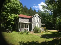 Downtown Eureka Springs Vacation Cottage