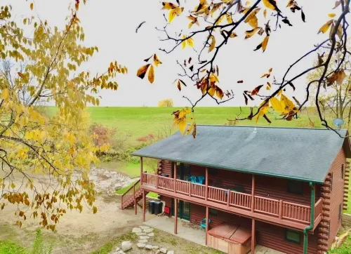 Timber Ridge Lodge w/ hot tub & POOL!