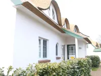 Exclusive apartment on two floors near the beach with a fireplace Hotéis em Zingst